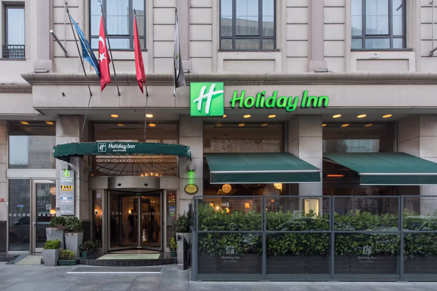 holiday-inn-istanbul-5090389494-2x1